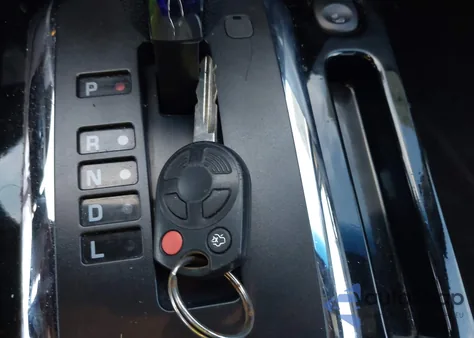 2010 Ford Escape Xlt z USA, uszkodzony, nr VIN 1FMCU9DGXAKD25026